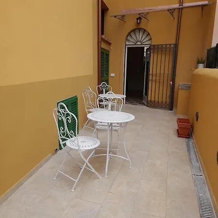 Bed & Breakfast Villino Luschi Centro 3*