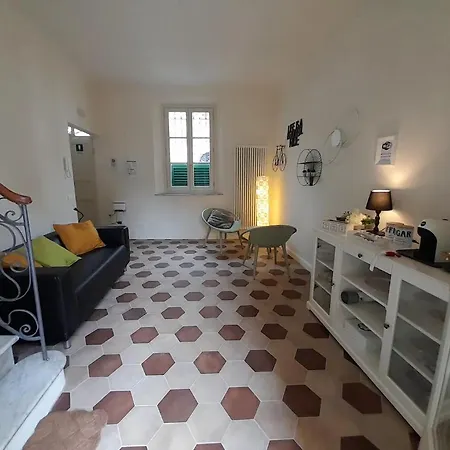 Villino Luschi Centro Bed & Breakfast 3*