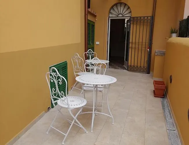 Nocleg ze śniadaniem Villino Luschi Centro 3*